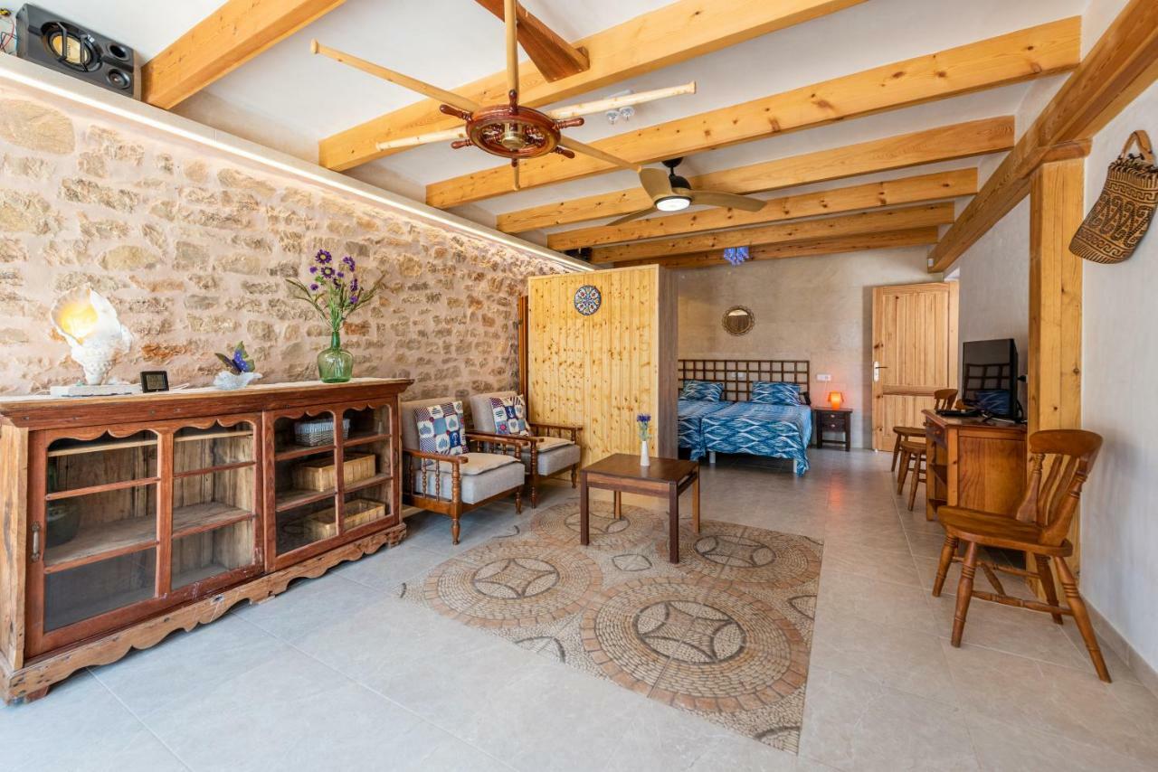 Castell Des Paradis Porto Petro  Exterior photo